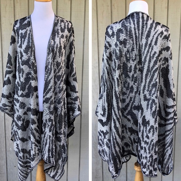 St. John Cheetah Leopard Prints Metallic Beaded Grey Shawl Wrap Scarf Cardigan - Picture 1 of 7